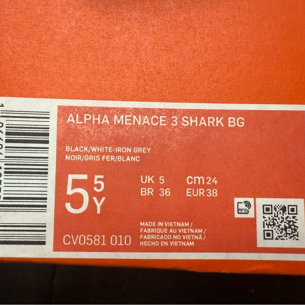 Nike Kids Shoes - Black, White, Gray size 5Y